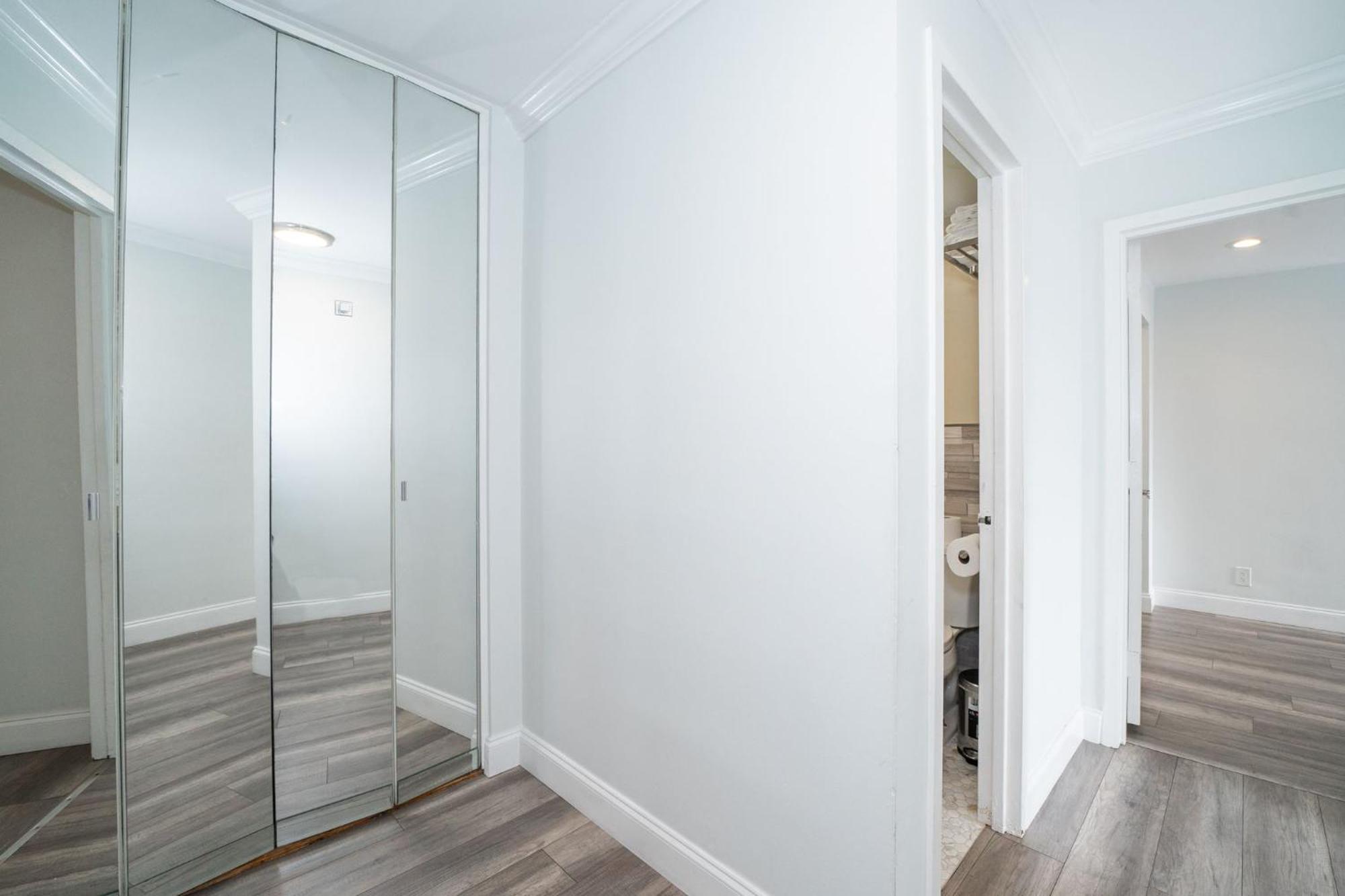 Just Renovated 3 Br/2Bath/ Parking+ Downtown View Apartment Атланта Екстериор снимка