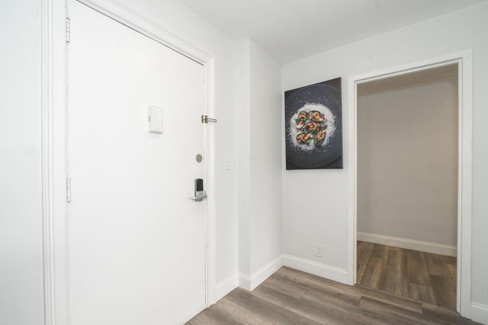 Just Renovated 3 Br/2Bath/ Parking+ Downtown View Apartment Атланта Екстериор снимка