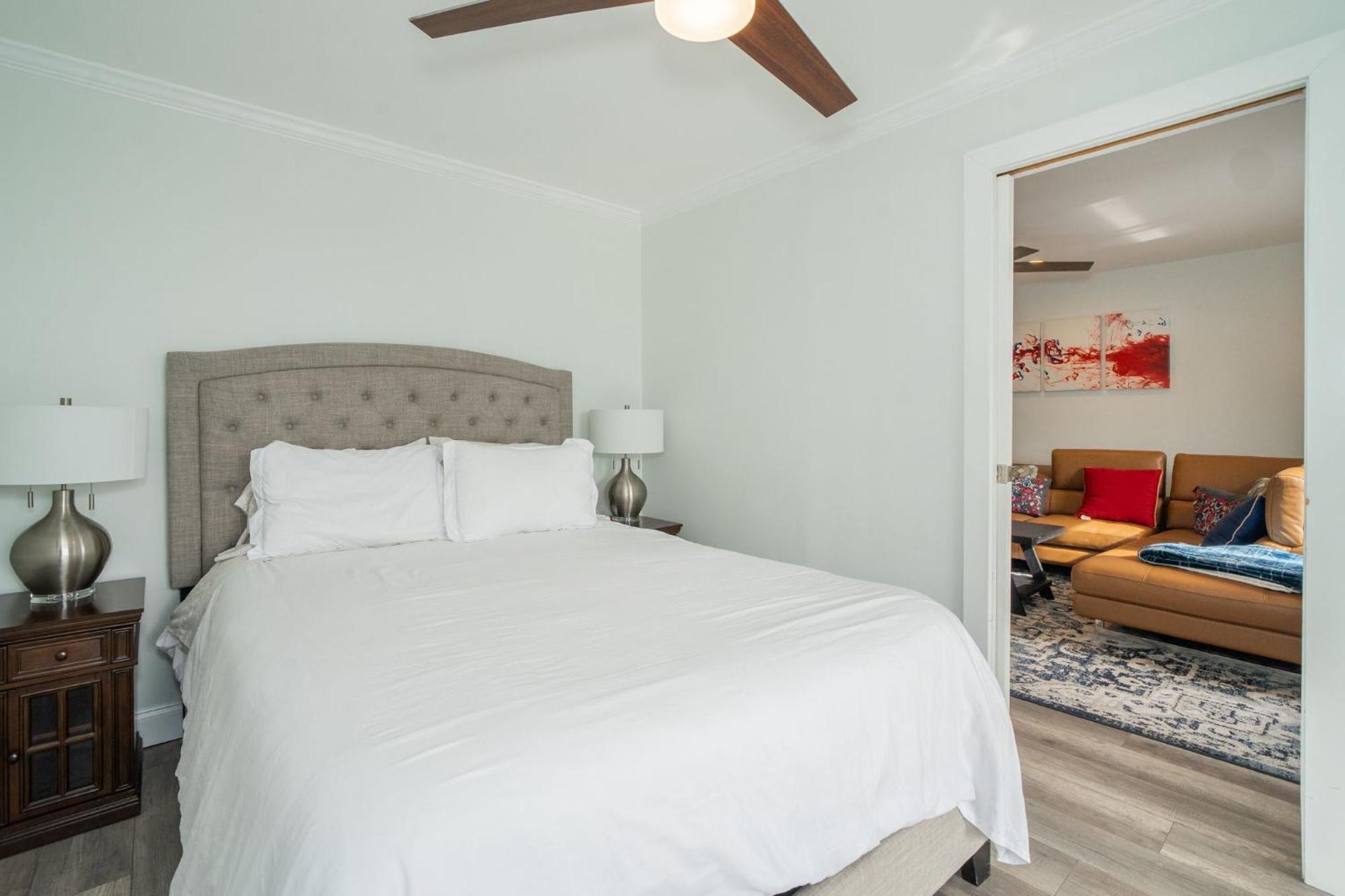Just Renovated 3 Br/2Bath/ Parking+ Downtown View Apartment Атланта Екстериор снимка